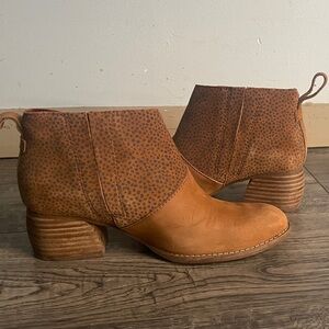 Toms Tan Ankle Booties